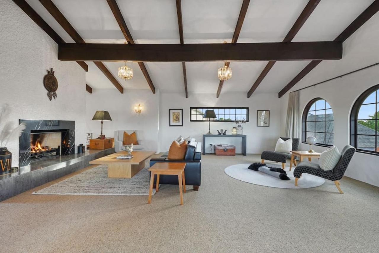 Magnificent Beachfront Mansion - Pool - Fireplace Auckland Exteriör bild