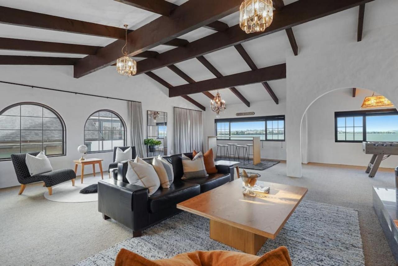 Magnificent Beachfront Mansion - Pool - Fireplace Auckland Exteriör bild
