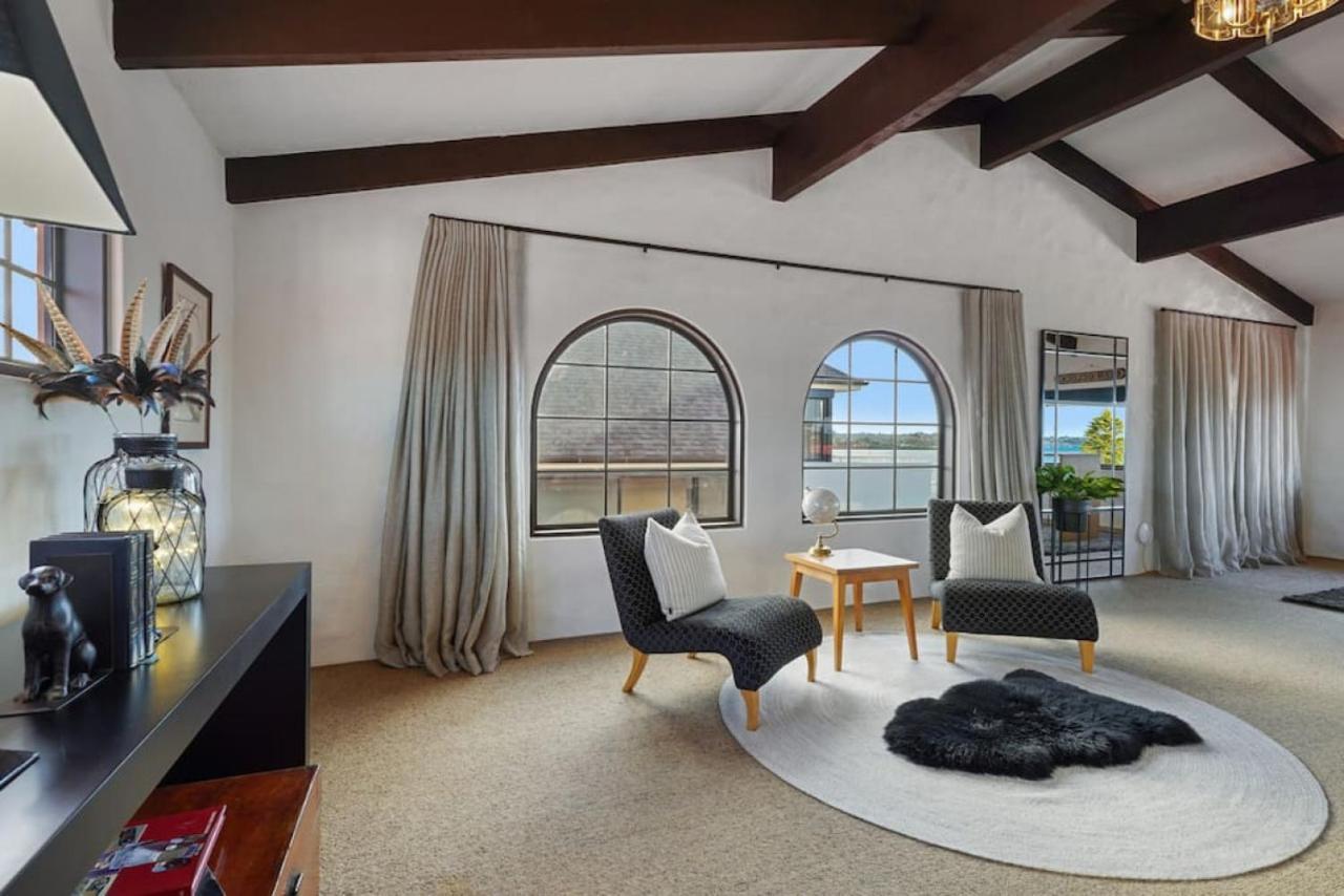 Magnificent Beachfront Mansion - Pool - Fireplace Auckland Exteriör bild