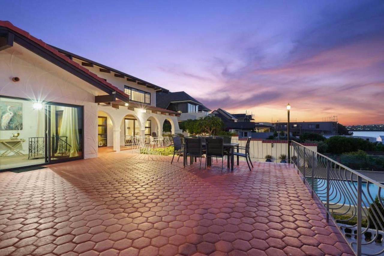 Magnificent Beachfront Mansion - Pool - Fireplace Auckland Exteriör bild