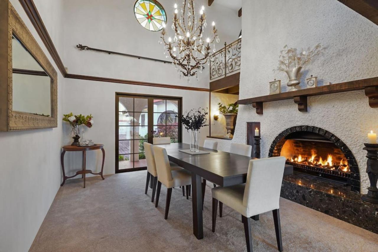 Magnificent Beachfront Mansion - Pool - Fireplace Auckland Exteriör bild