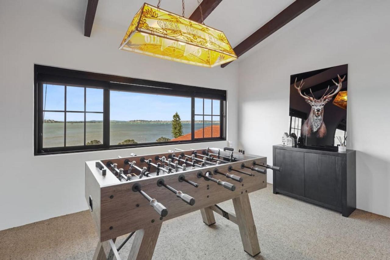 Magnificent Beachfront Mansion - Pool - Fireplace Auckland Exteriör bild