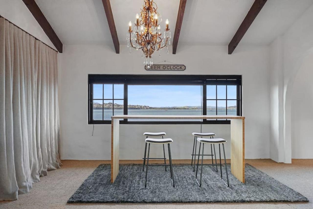 Magnificent Beachfront Mansion - Pool - Fireplace Auckland Exteriör bild