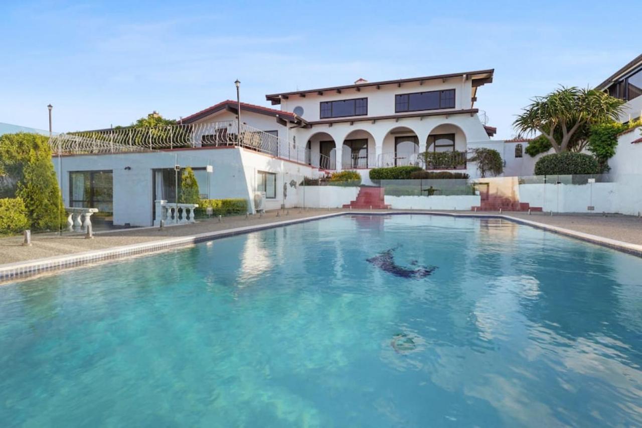 Magnificent Beachfront Mansion - Pool - Fireplace Auckland Exteriör bild