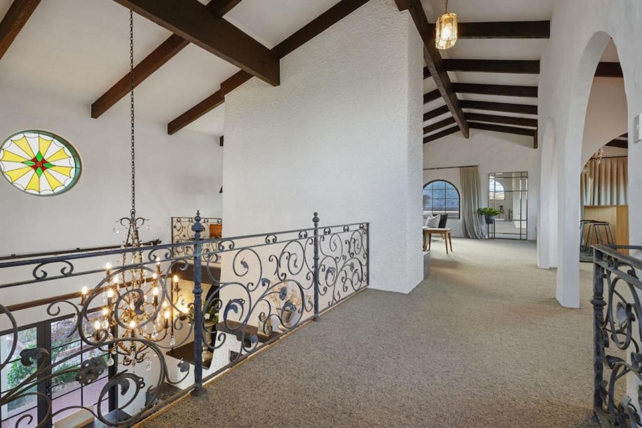 Magnificent Beachfront Mansion - Pool - Fireplace Auckland Exteriör bild